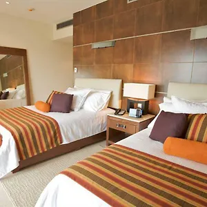 Hotel Krystal Urban & Club